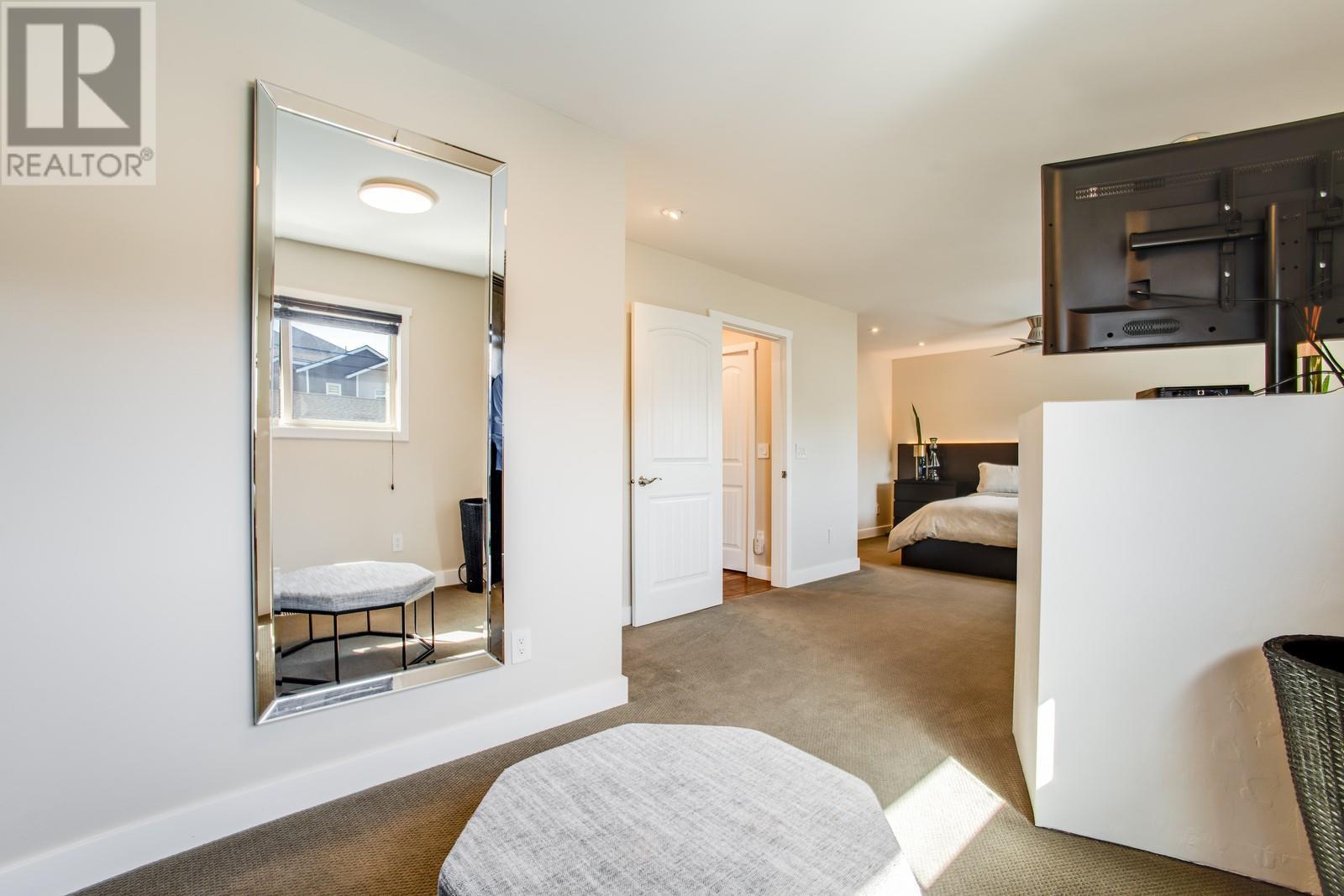  819 Cadder Avenue, Kelowna
