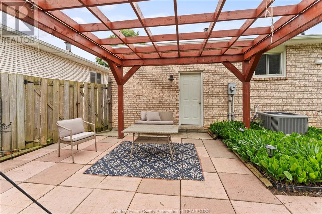 Photo 32 of 22 Bennie Avenue, Leamington ON
