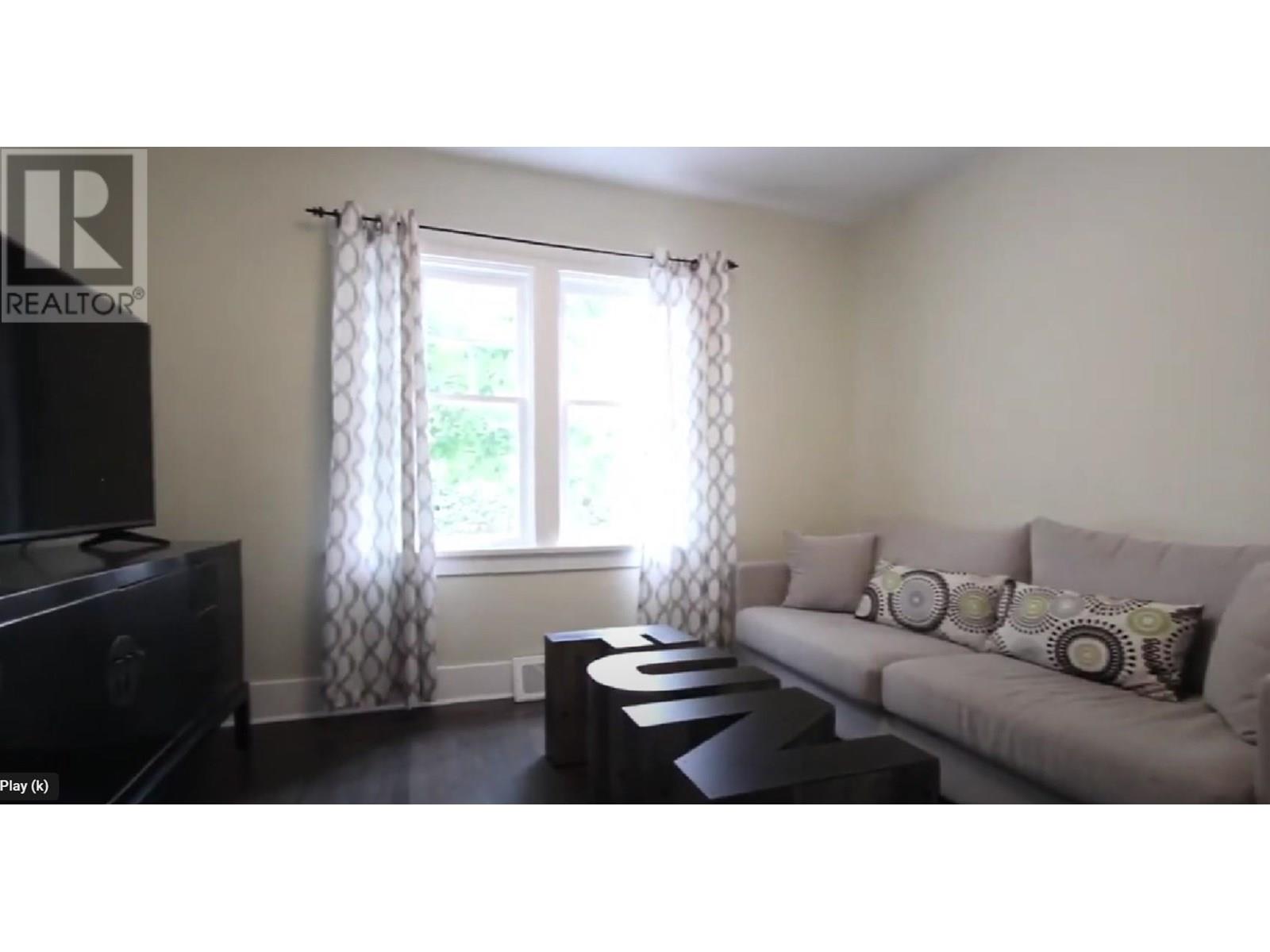  1023 Lawrence Avenue, Kelowna