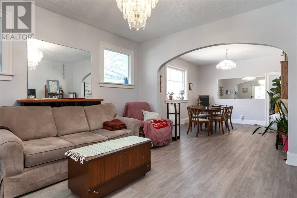 Single Family House Bungalow for Sale in   Avenue SW Sunalta Calgary 