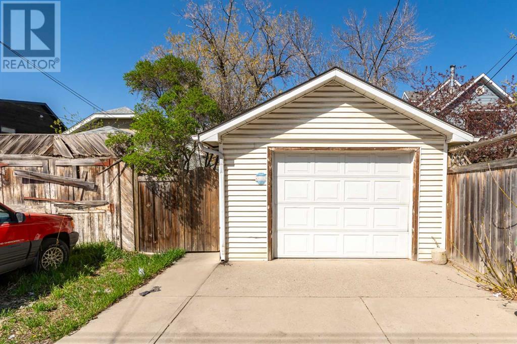 Single Family House Bungalow for Sale in   Avenue SW Sunalta Calgary 