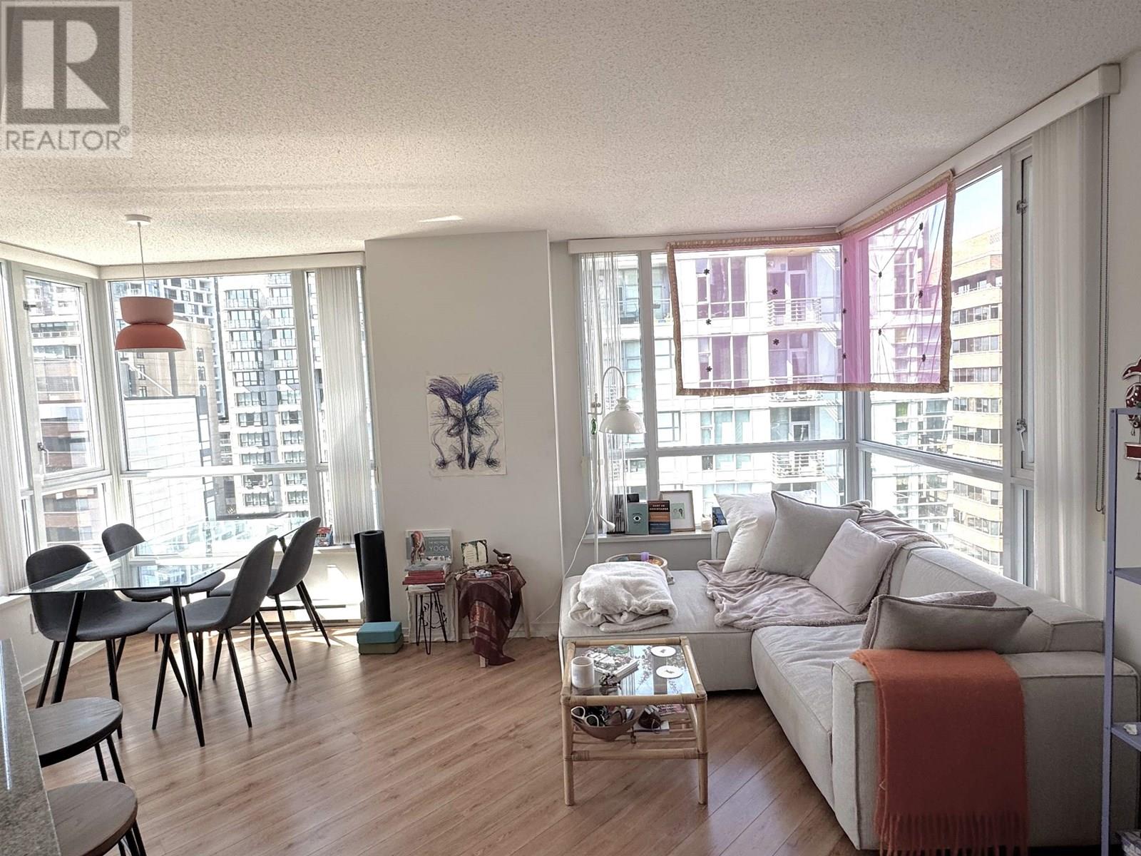 Photo 2 of 1504 1212 Howe Street, Vancouver BC