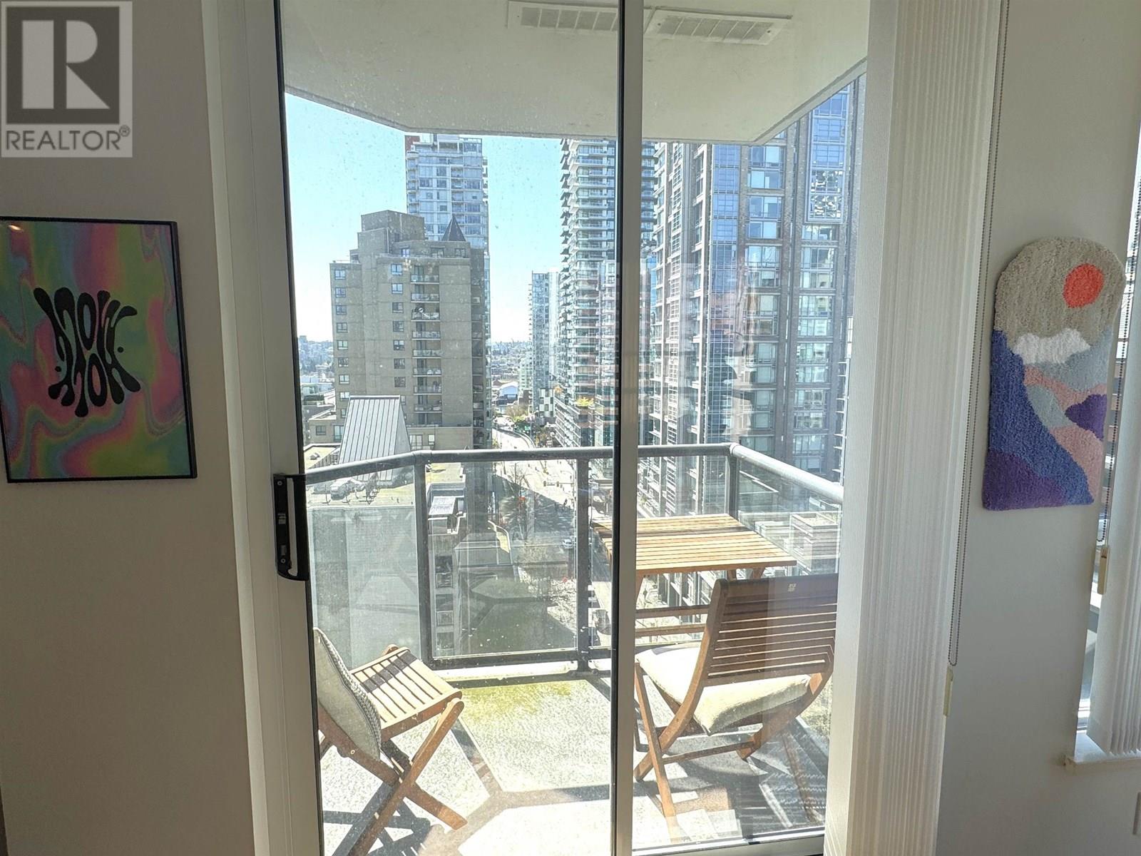 Photo 6 of 1504 1212 Howe Street, Vancouver BC