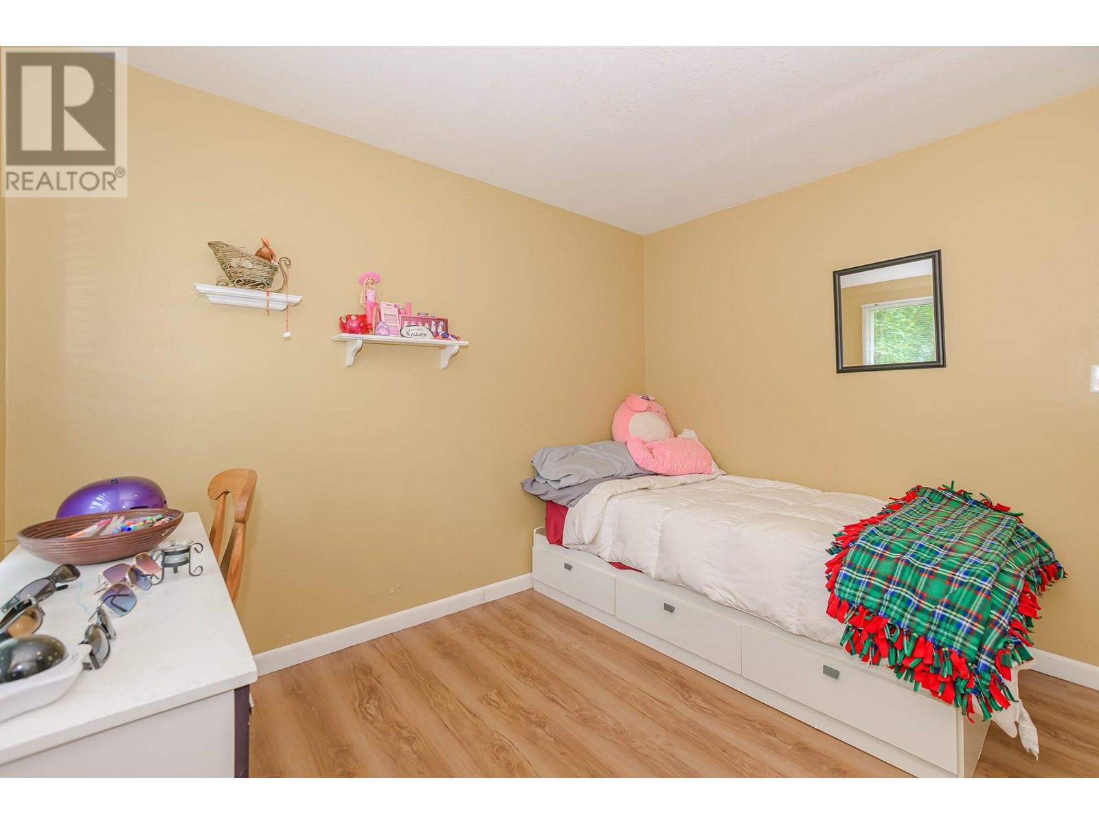 729 Stanley Avenue - 17