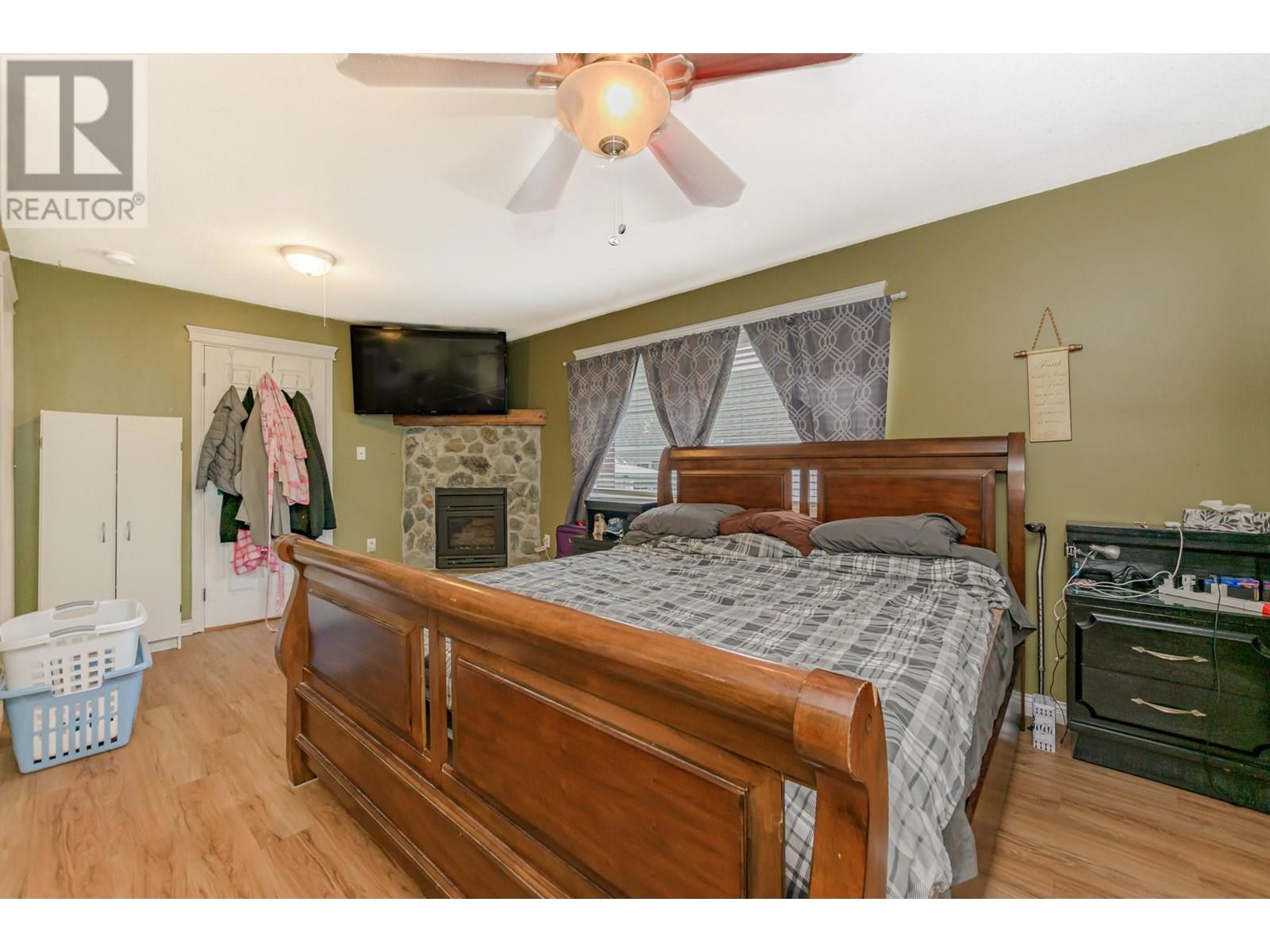 729 Stanley Avenue - 11