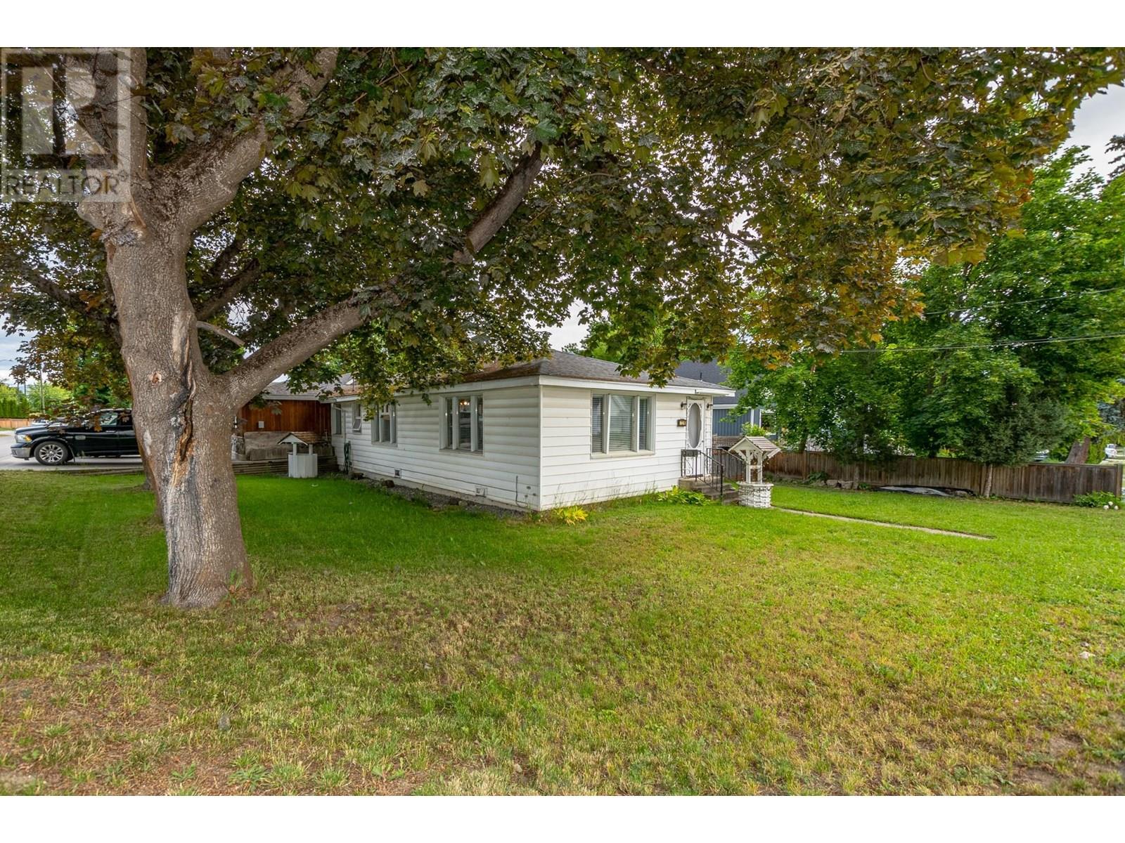 729 Stanley Avenue - 2