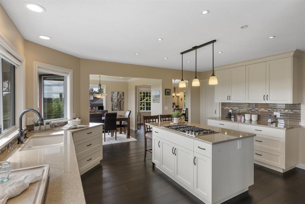 Photo 8 of 16512 77 A Avenue, Surrey BC