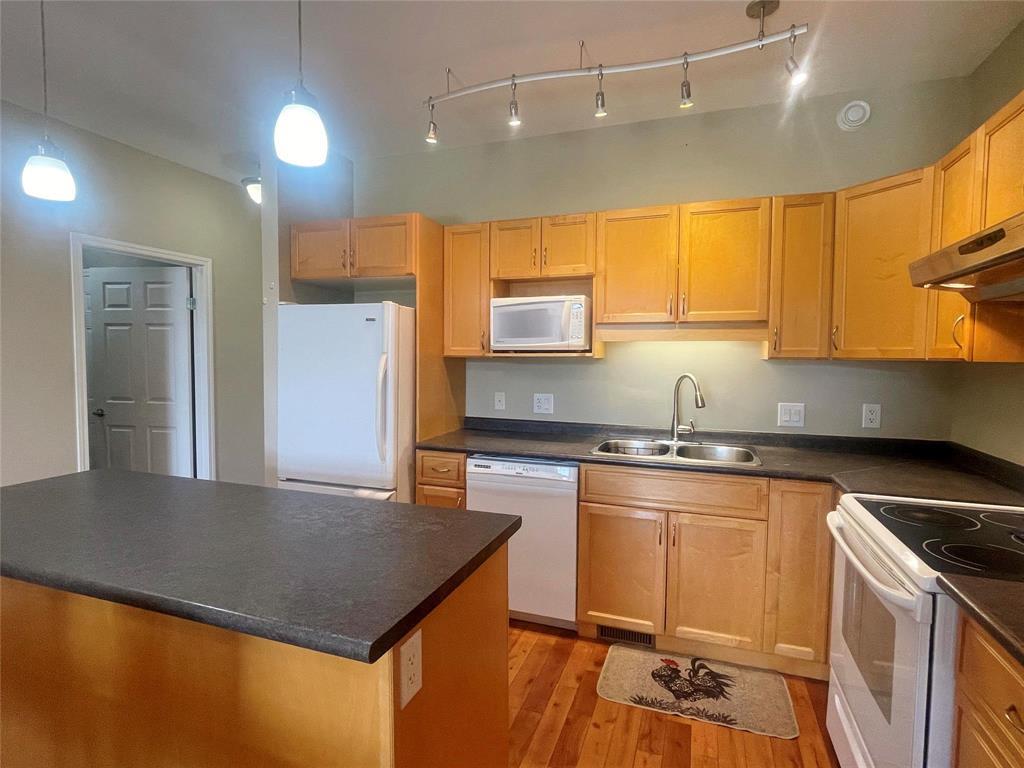 Photo 12 of 11 125 First Street S, Beausejour MB