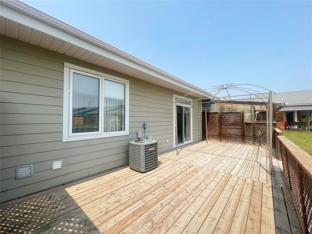 Photo 6 of 11 125 First Street S, Beausejour MB