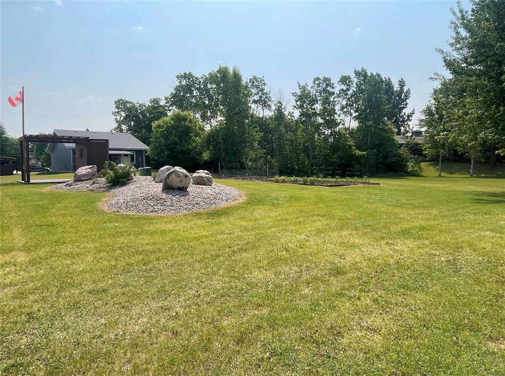 Photo 8 of 11 125 First Street S, Beausejour MB