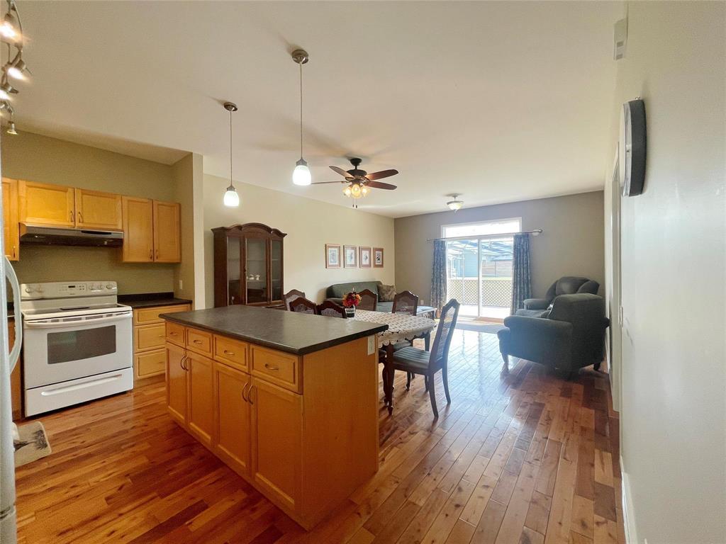 Photo 9 of 11 125 First Street S, Beausejour MB