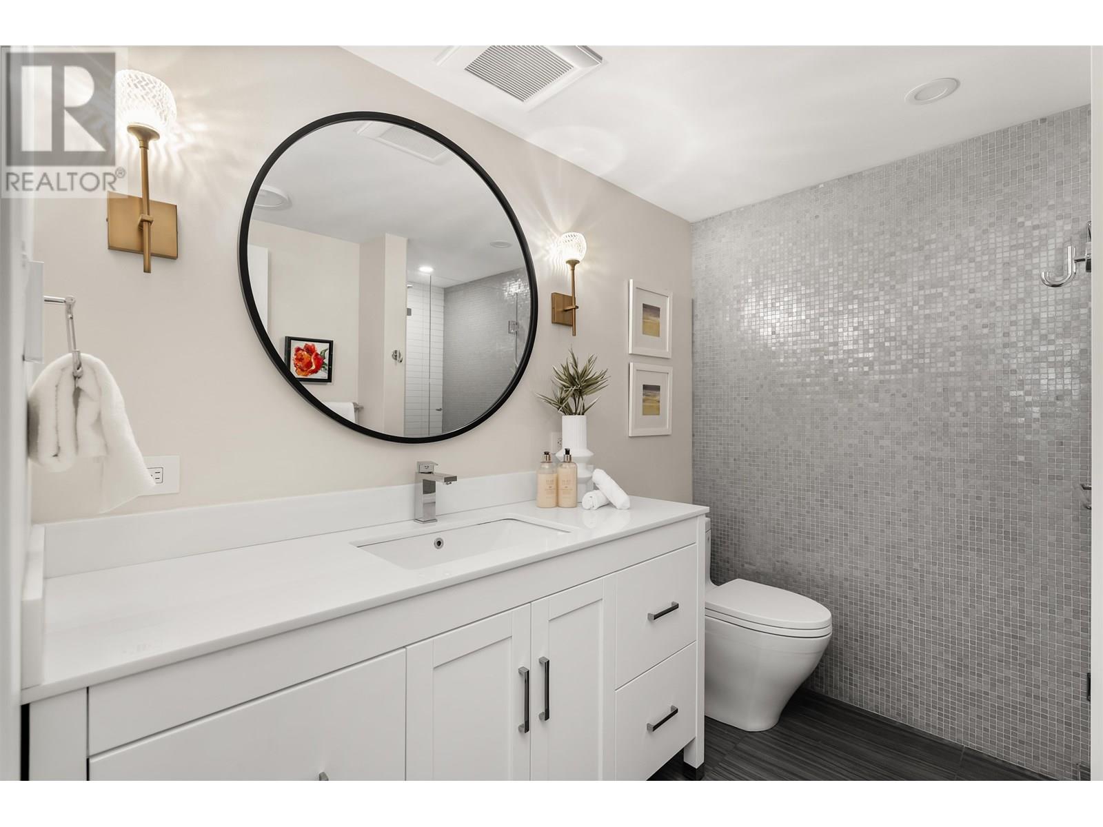Photo 23 of 102 3905 Springtree Drive, Vancouver BC