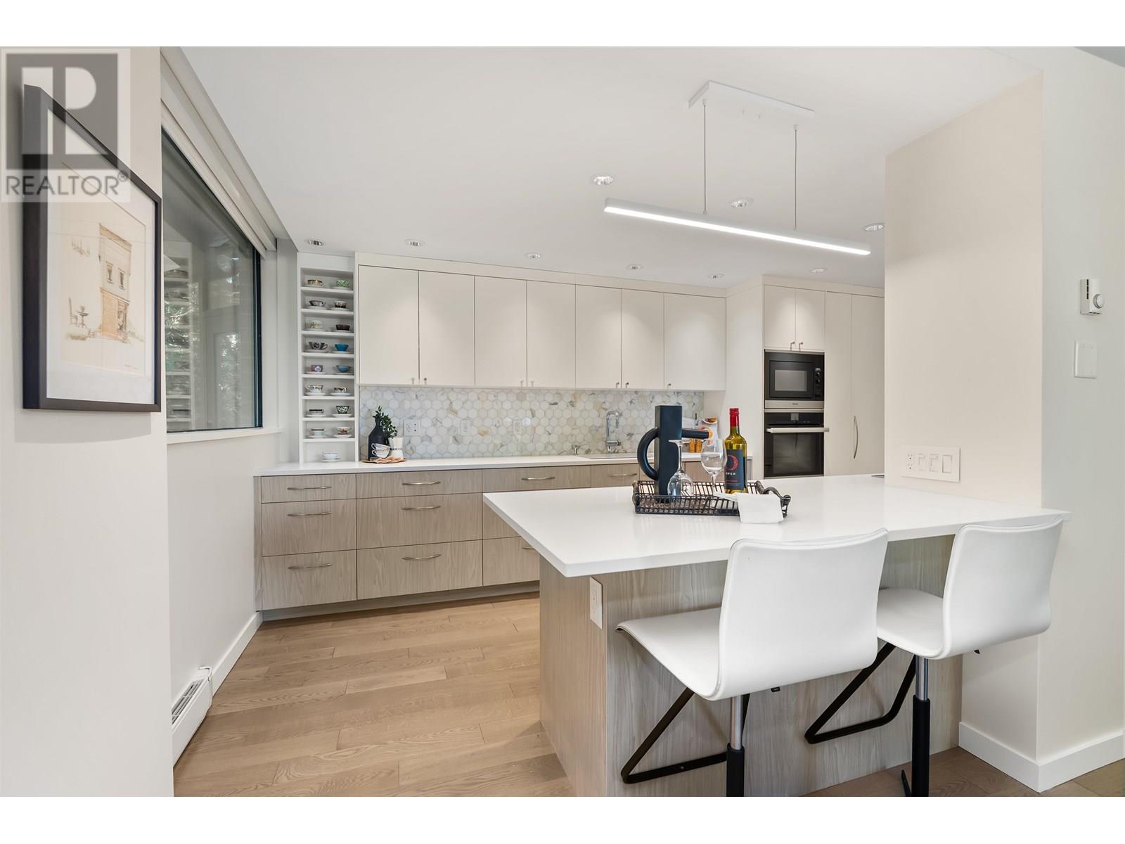 Photo 12 of 102 3905 Springtree Drive, Vancouver BC