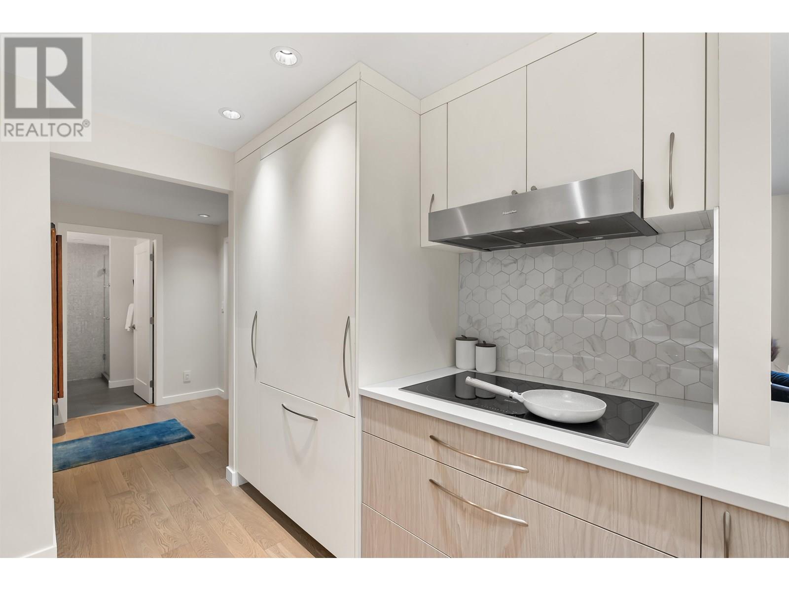 Photo 15 of 102 3905 Springtree Drive, Vancouver BC