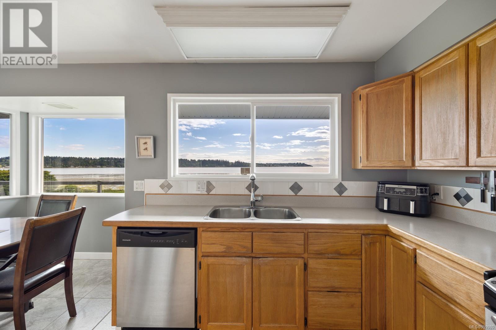 3440 Sandpiper Dr, Courtenay