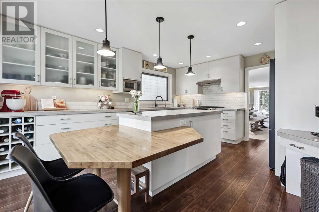 Single Family House Bungalow for Sale in  Palliser Drive SW Oakridge Calgary 