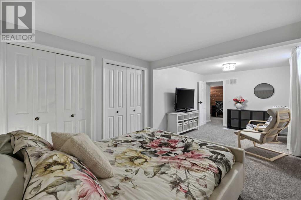 Single Family House Bungalow for Sale in  Palliser Drive SW Oakridge Calgary 