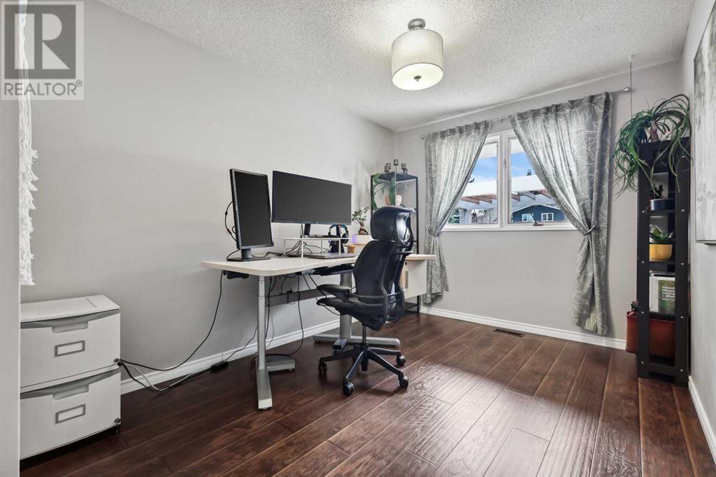 Single Family House Bungalow for Sale in  Palliser Drive SW Oakridge Calgary 