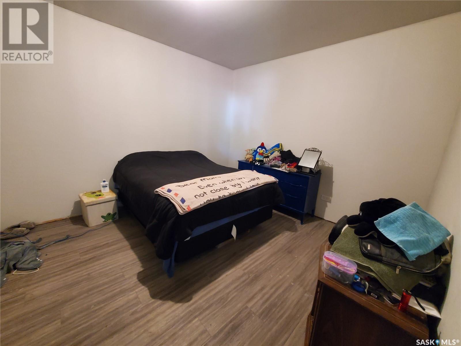Photo 15 of 228 4th Street E, Ponteix SK
