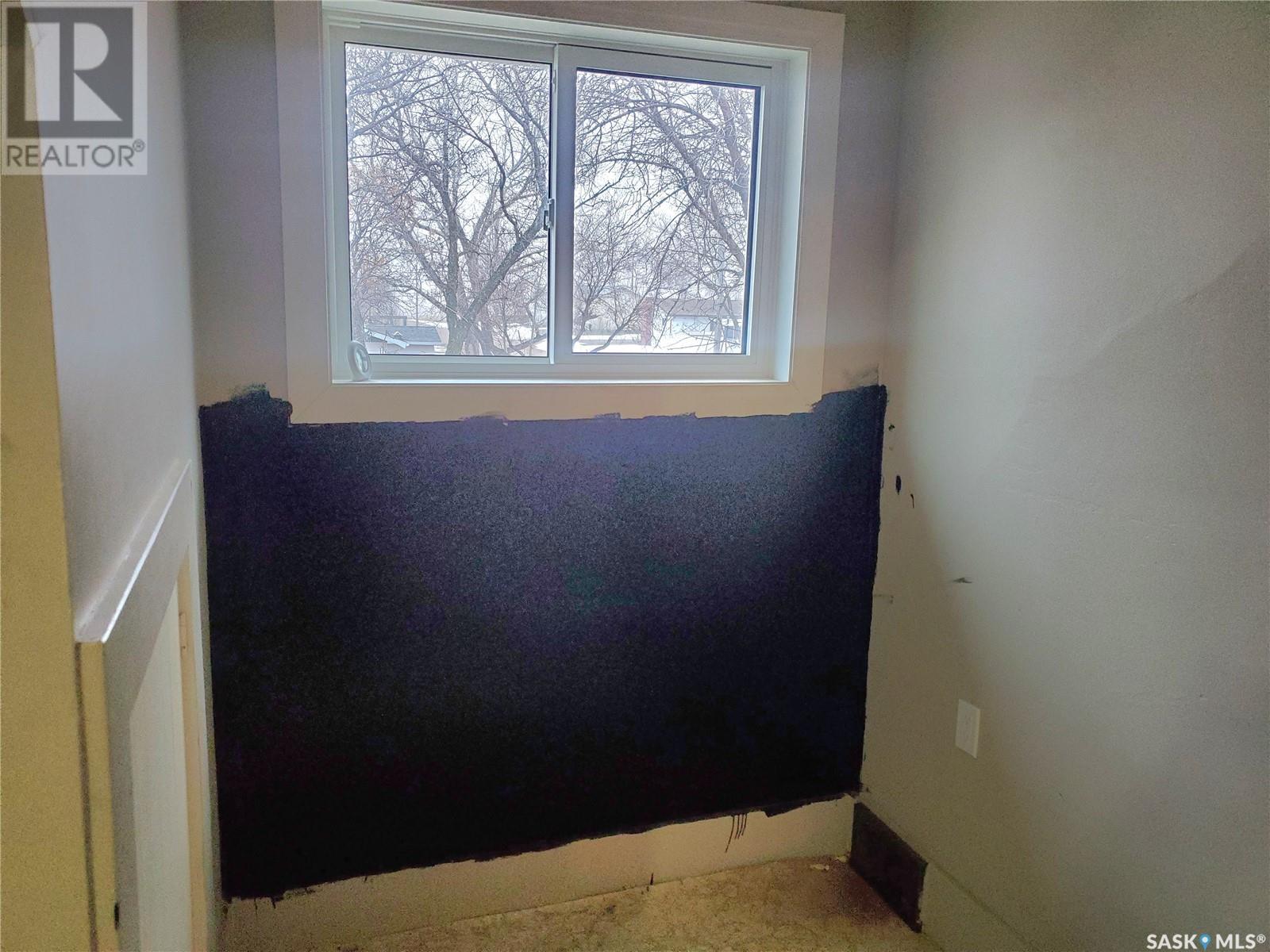 Photo 27 of 228 4th Street E, Ponteix SK