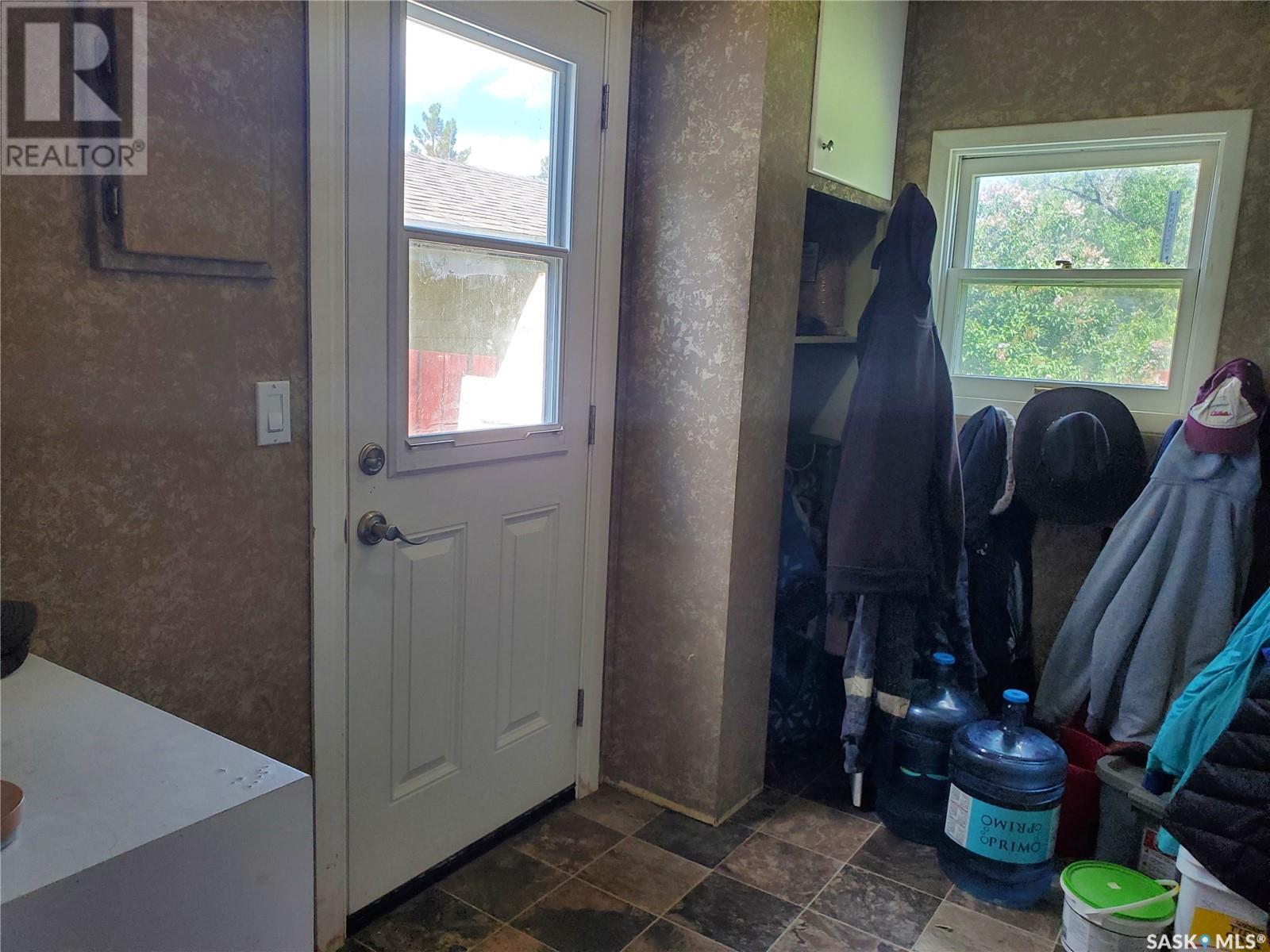 Photo 5 of 228 4th Street E, Ponteix SK
