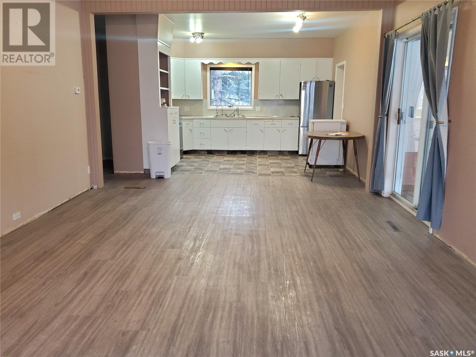 Photo 6 of 228 4th Street E, Ponteix SK