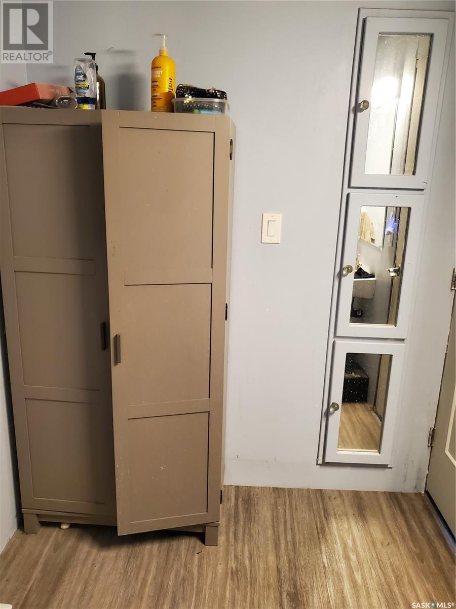 Photo 8 of 228 4th Street E, Ponteix SK