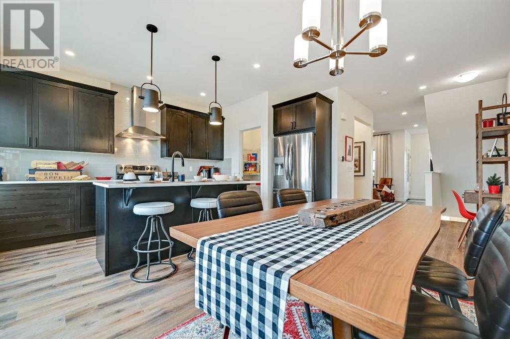 121 Wildrose Way SE, Calgary, Alberta