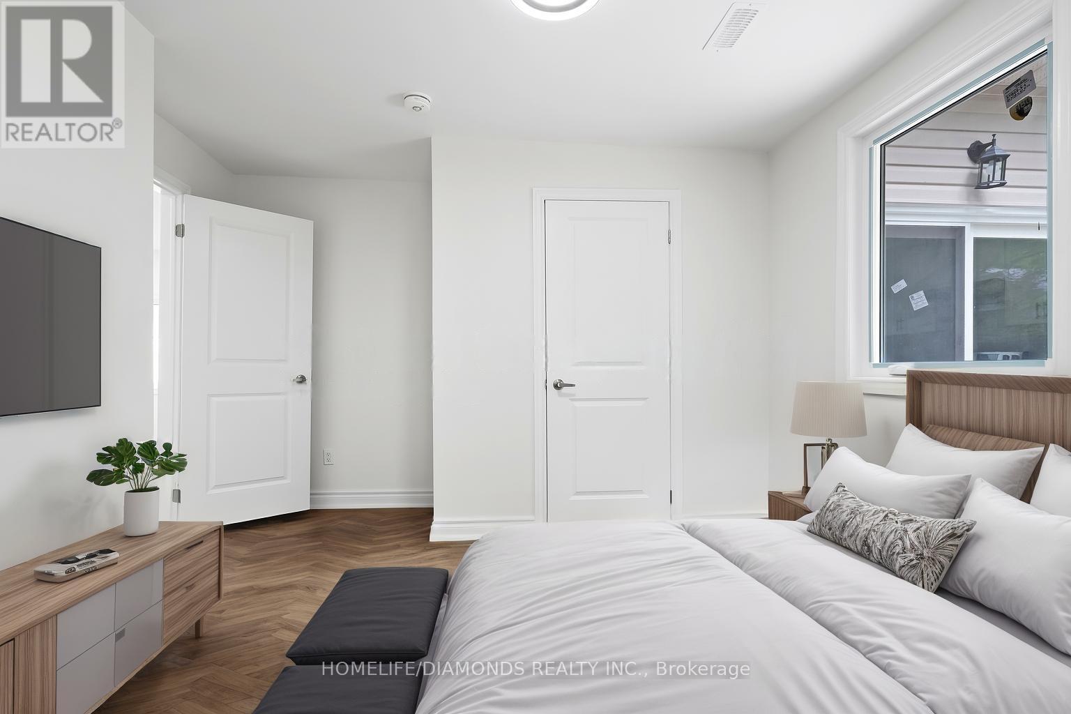 Photo 32 of 791 South Drive, Georgina ON