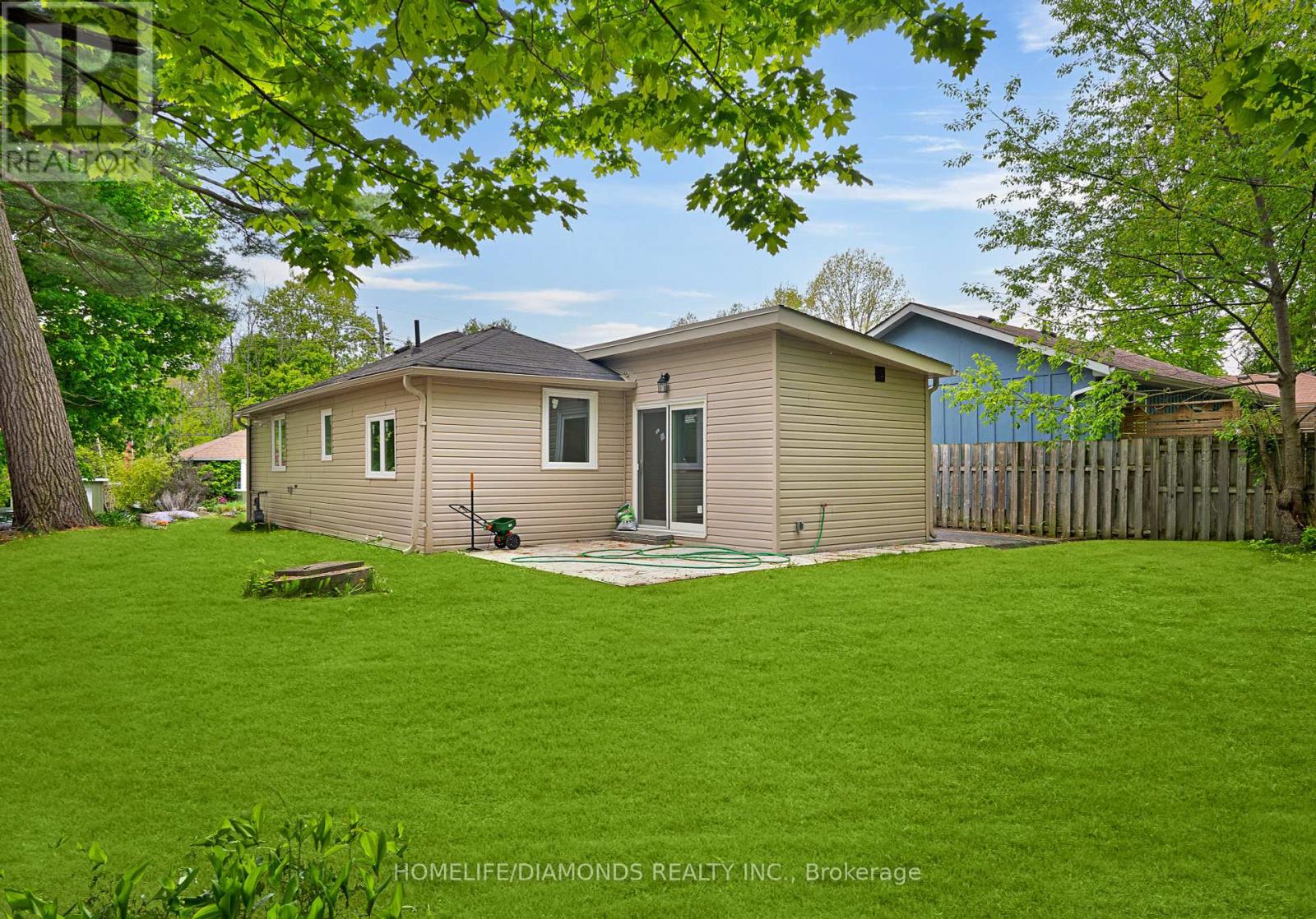 Photo 12 of 791 South Drive, Georgina ON