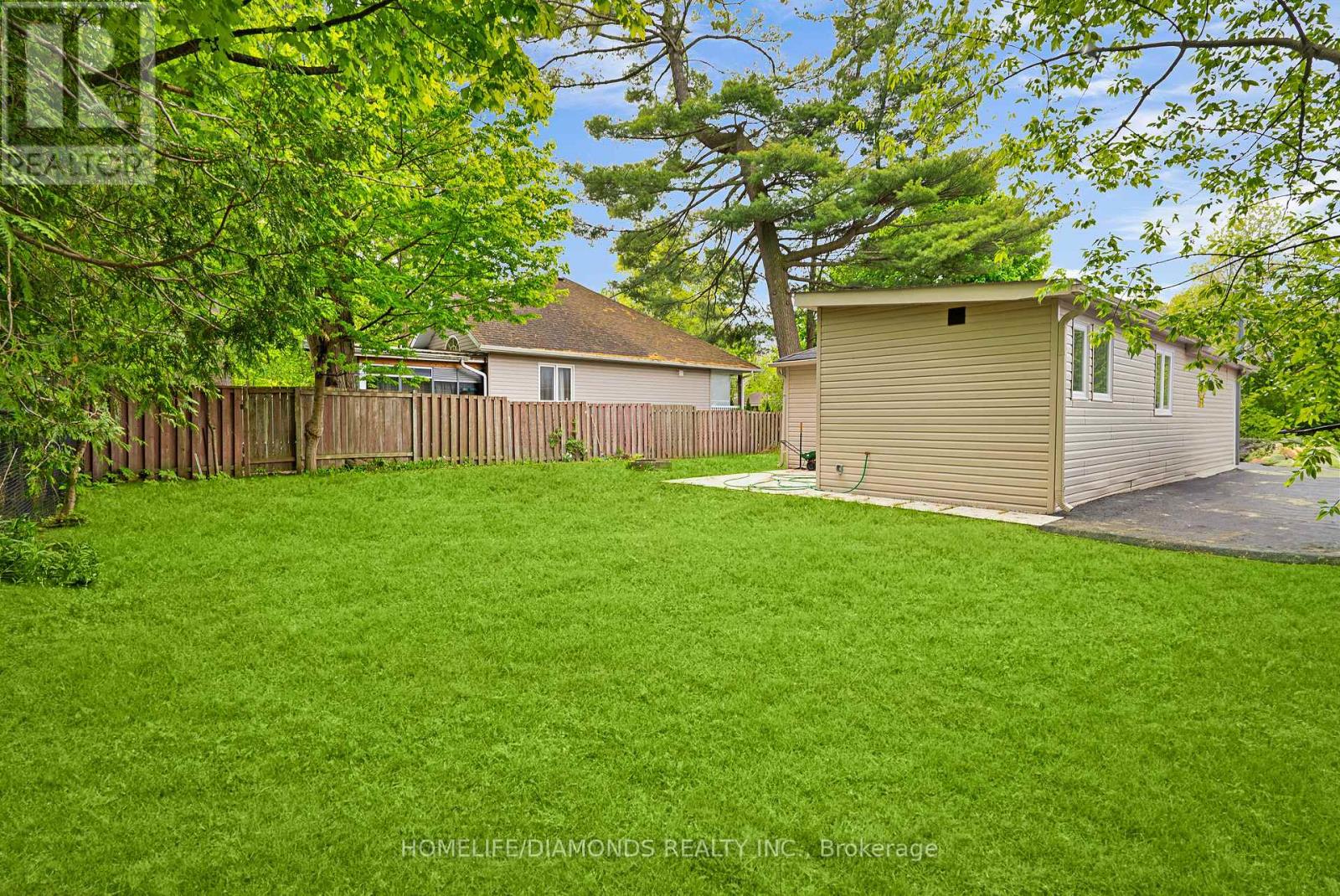Photo 6 of 791 South Drive, Georgina ON