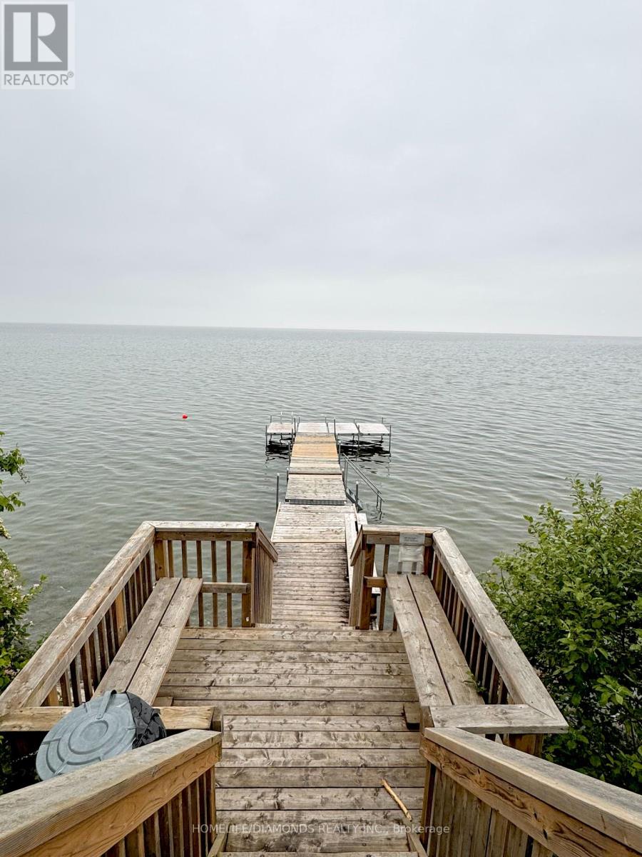 Photo 3 of 791 South Drive, Georgina ON
