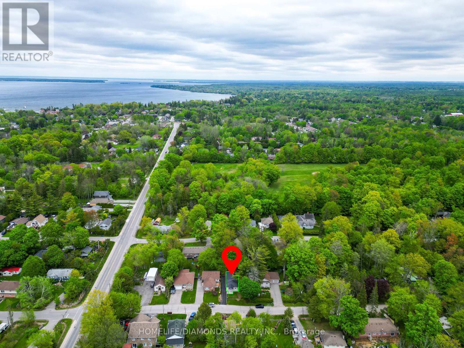 Photo 11 of 791 South Drive, Georgina ON