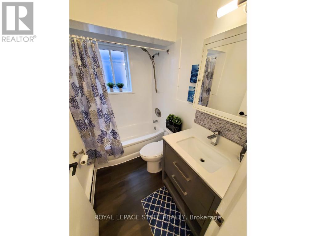 Photo 12 of 981 Mohawk Road E, Hamilton ON