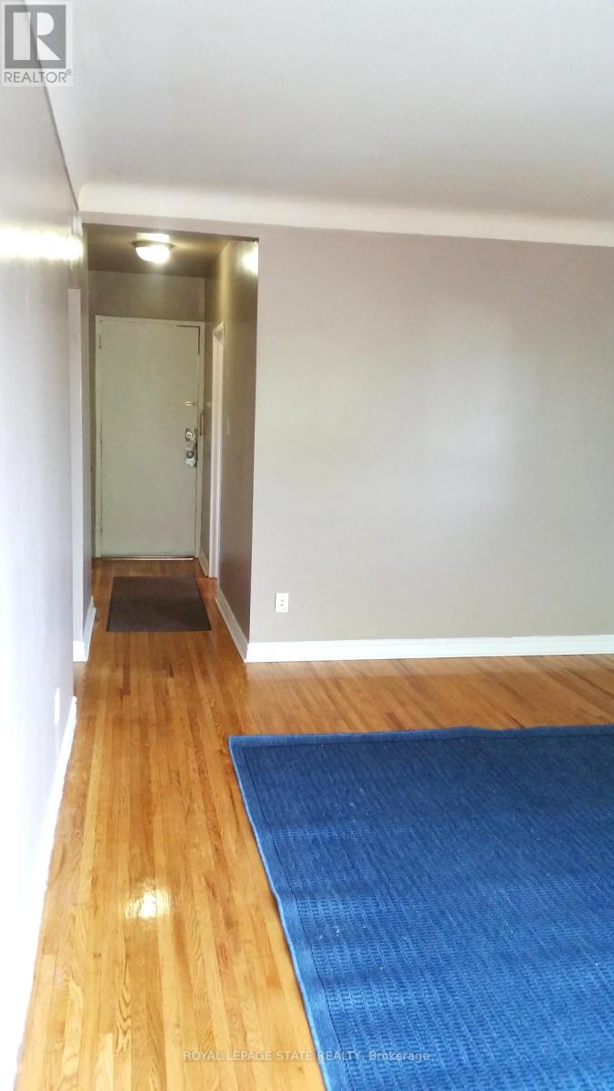 Photo 16 of 981 Mohawk Road E, Hamilton ON