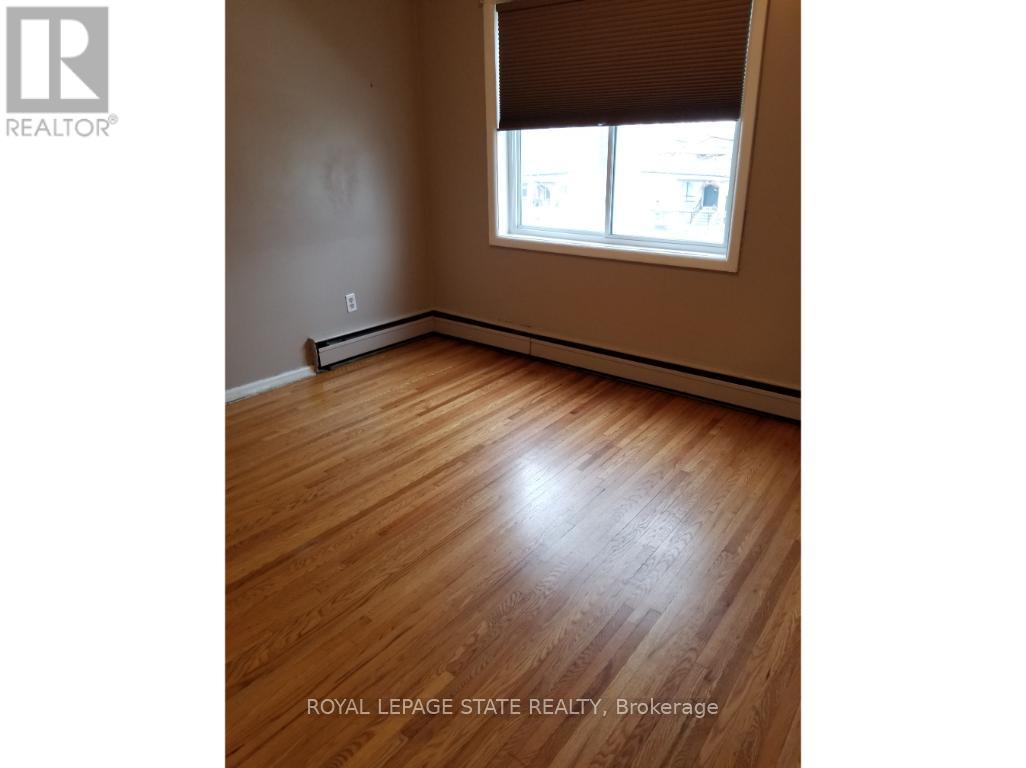 Photo 28 of 981 Mohawk Road E, Hamilton ON