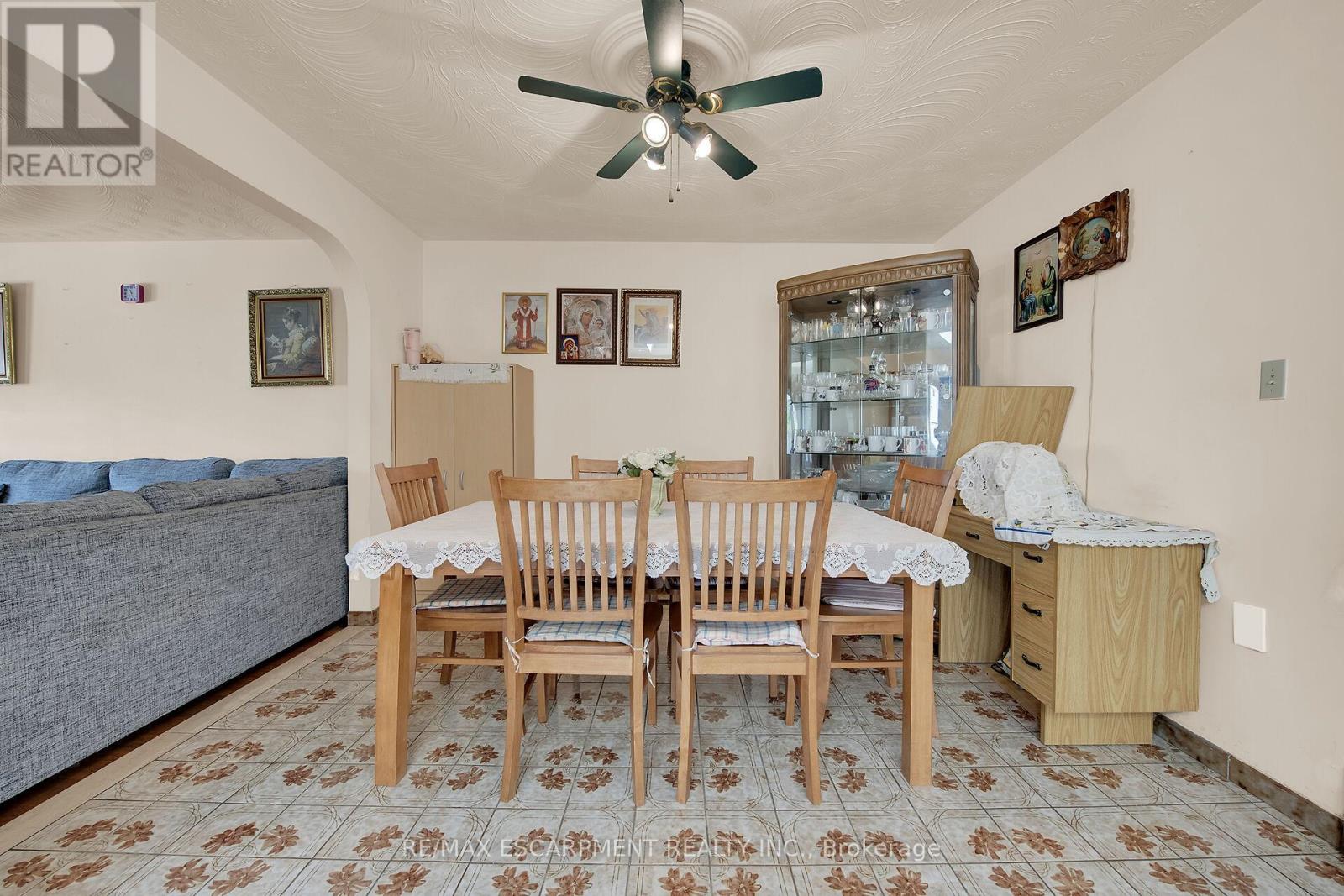 Photo 13 of 45 Juniper Drive, Hamilton ON