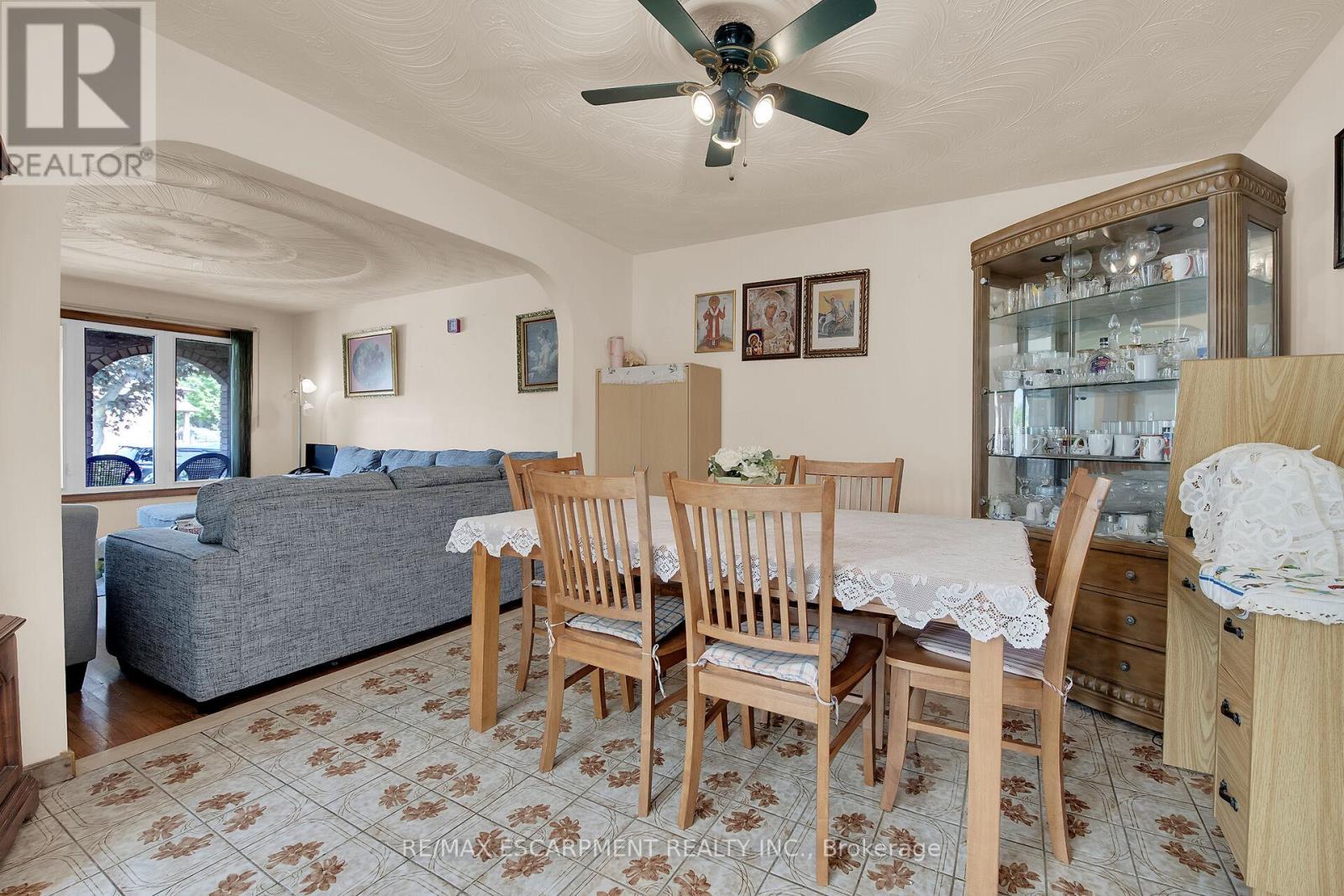 Photo 30 of 45 Juniper Drive, Hamilton ON