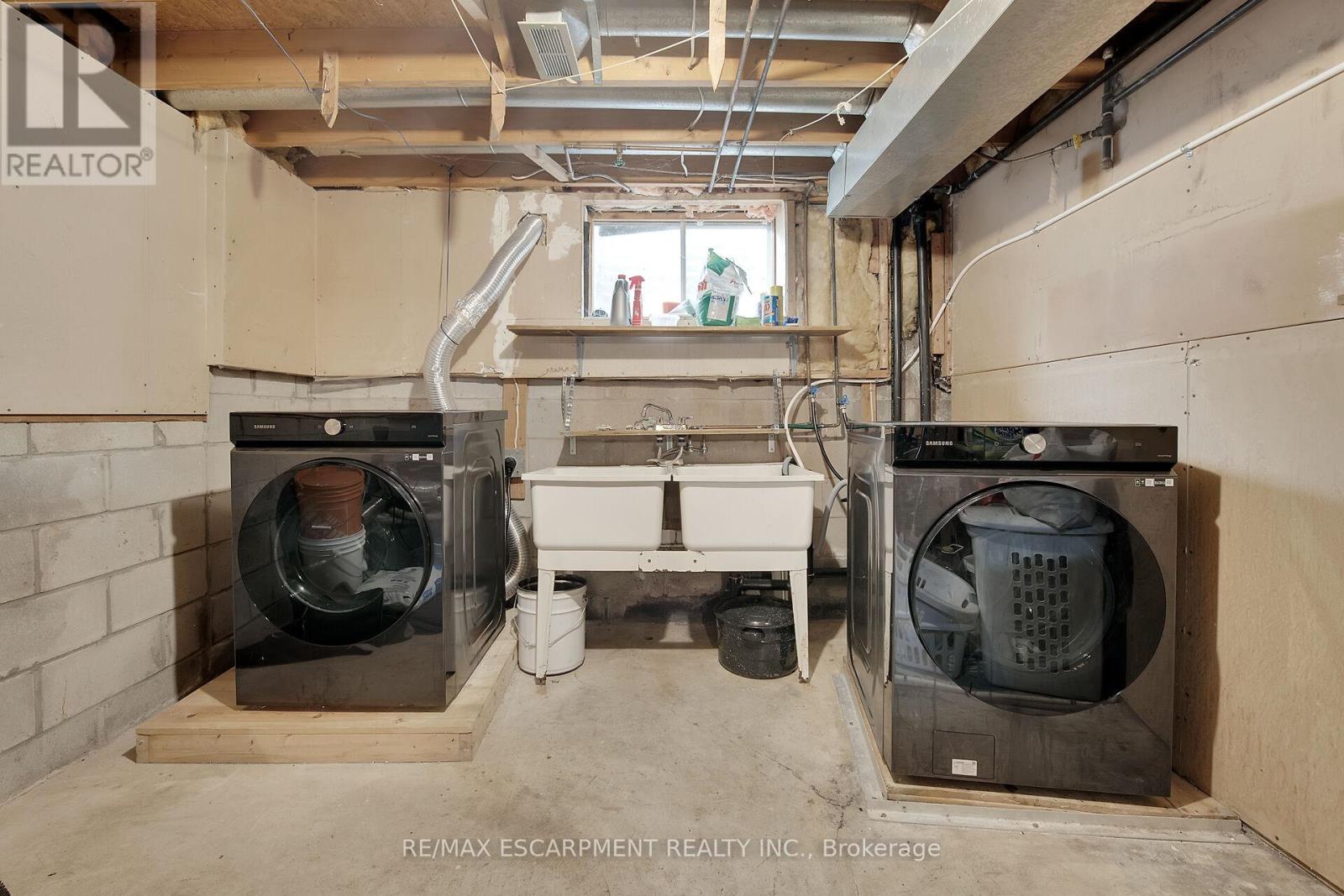 Photo 26 of 45 Juniper Drive, Hamilton ON
