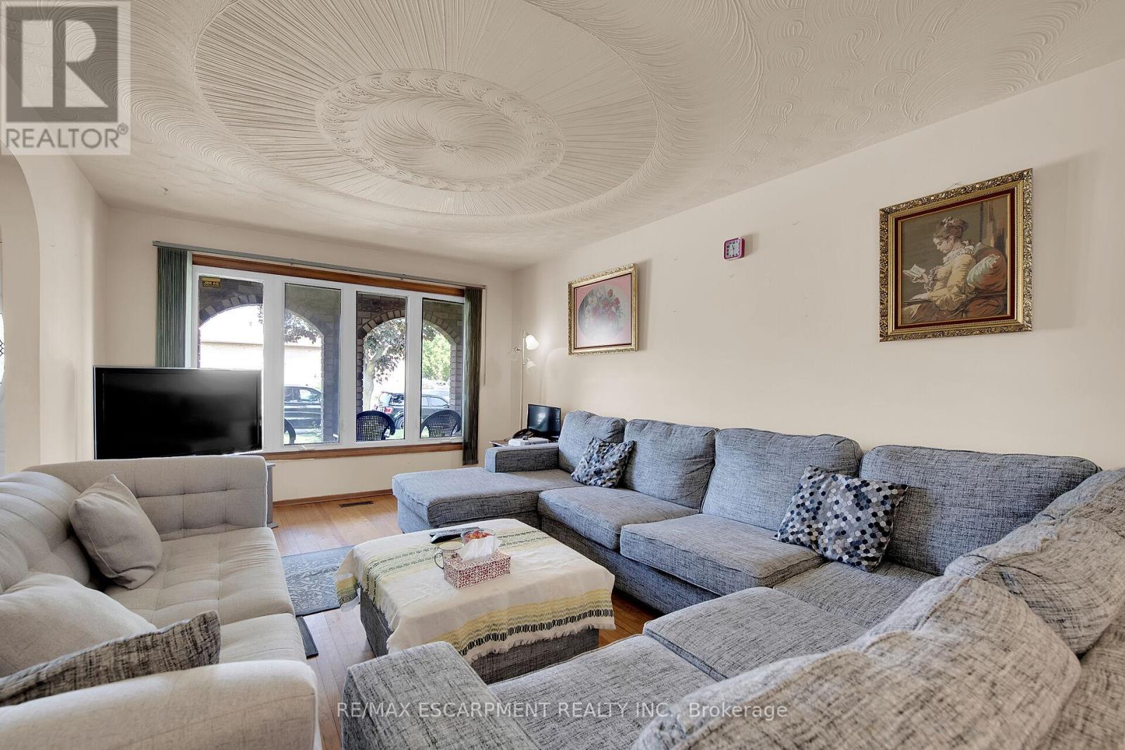 Photo 35 of 45 Juniper Drive, Hamilton ON