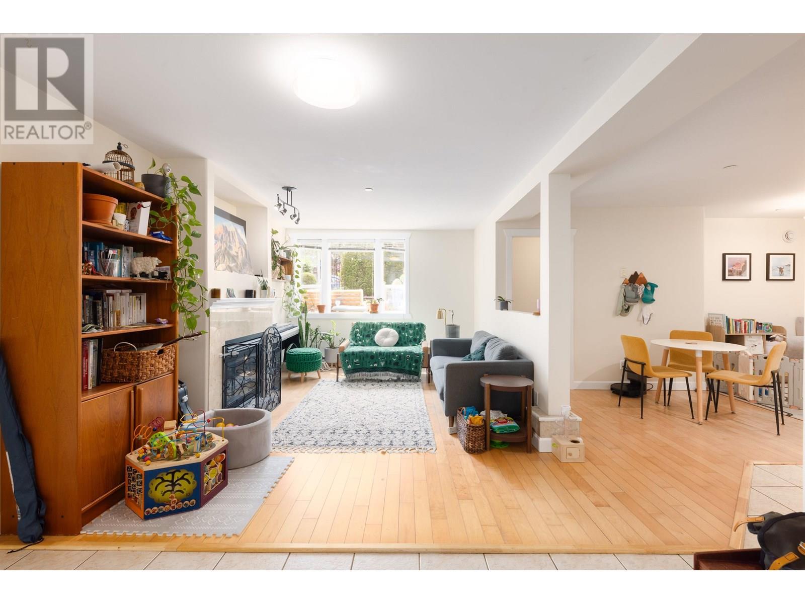Photo 7 of 151 W 14th Avenue, Vancouver BC