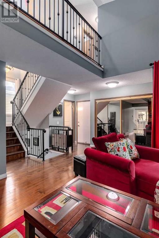 Single Family House for Sale in  Macewan Park Road NW MacEwan Glen Calgary 