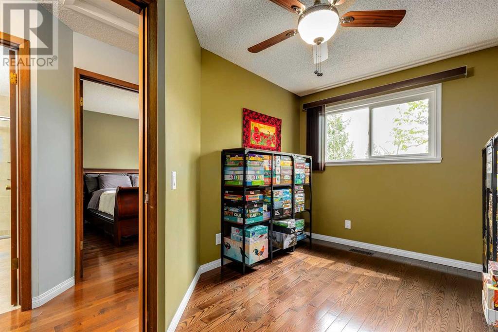 Single Family House for Sale in  Macewan Park Road NW MacEwan Glen Calgary 