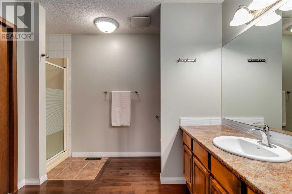 Single Family House for Sale in  Macewan Park Road NW MacEwan Glen Calgary 