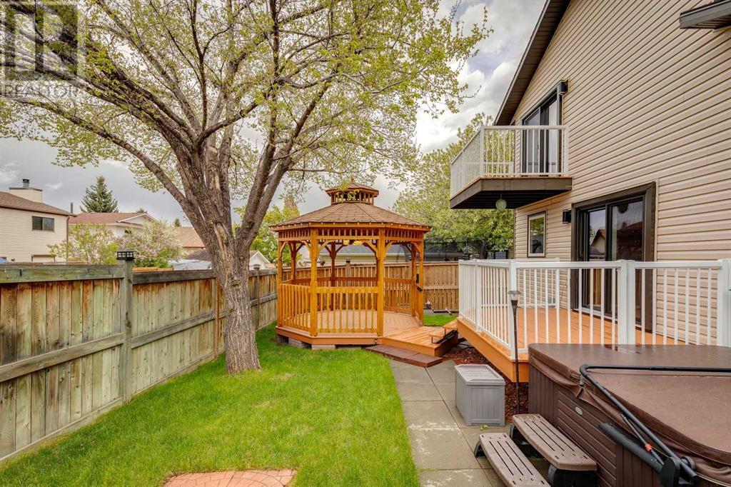 Single Family House for Sale in  Macewan Park Road NW MacEwan Glen Calgary 