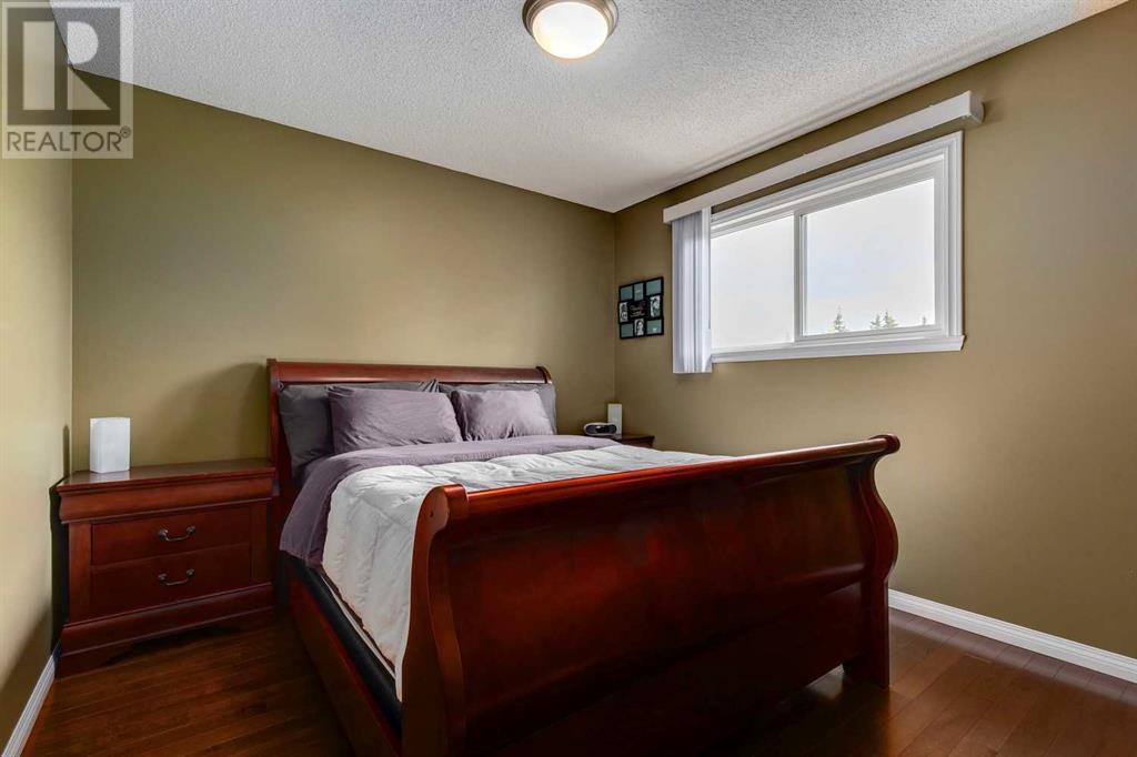 Single Family House for Sale in  Macewan Park Road NW MacEwan Glen Calgary 
