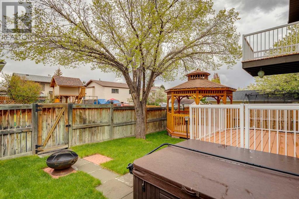 Single Family House for Sale in  Macewan Park Road NW MacEwan Glen Calgary 