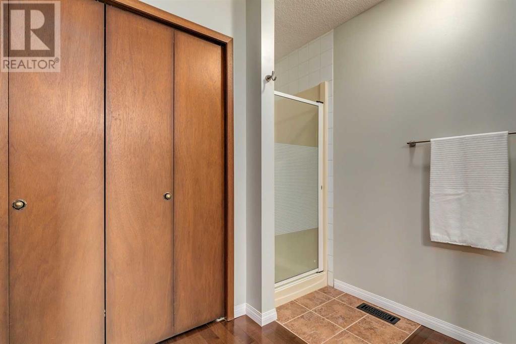 Single Family House for Sale in  Macewan Park Road NW MacEwan Glen Calgary 