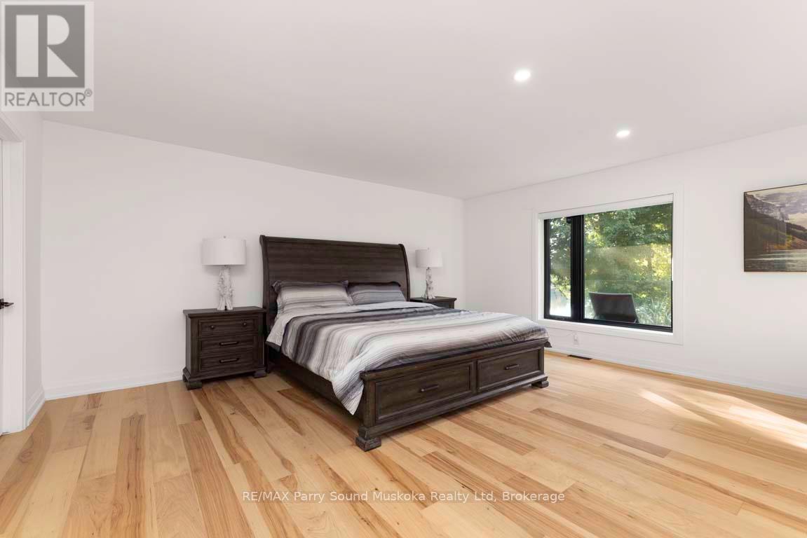 Photo 33 of 57 10th Concession Road, Seguin ON