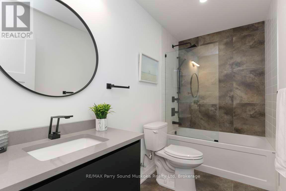 Photo 34 of 57 10th Concession Road, Seguin ON